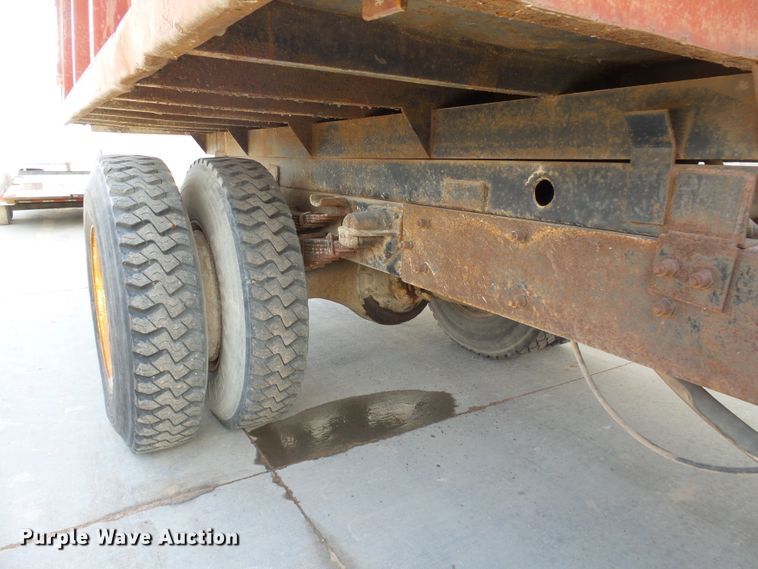 image for item EF9597 1976 International Loadstar 1800 rail road dump truck