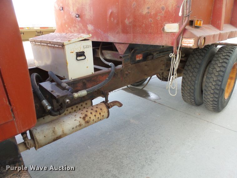 image for item EF9597 1976 International Loadstar 1800 rail road dump truck