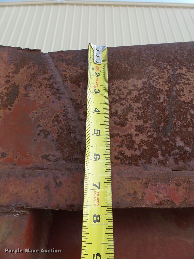 image for item EF9597 1976 International Loadstar 1800 rail road dump truck