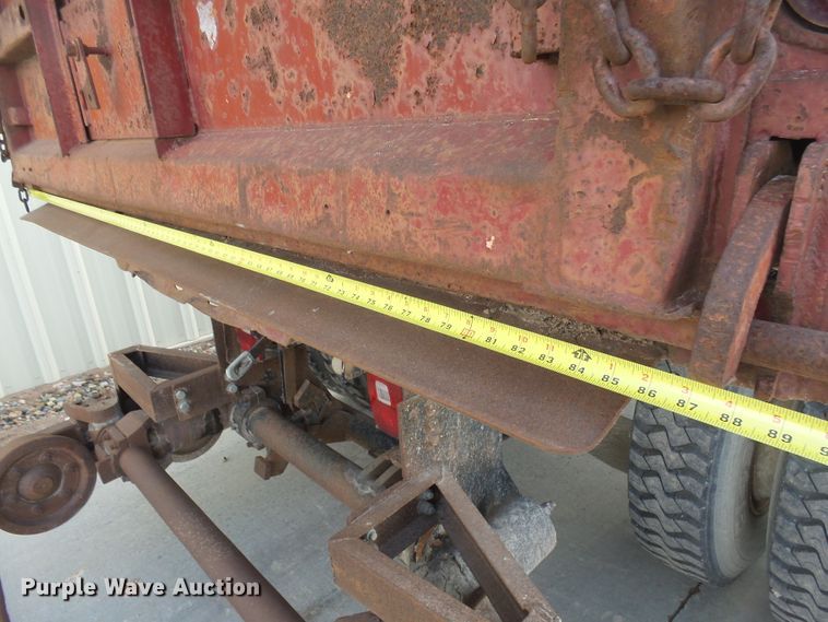 image for item EF9597 1976 International Loadstar 1800 rail road dump truck