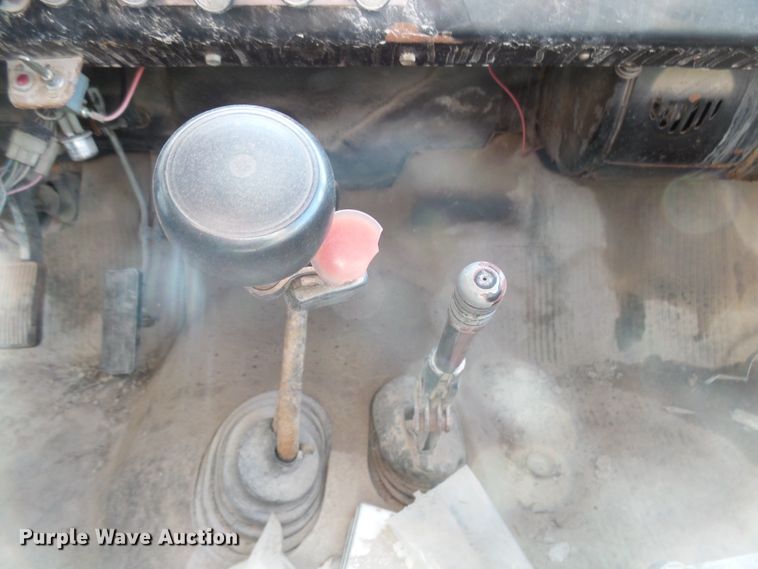 image for item EF9597 1976 International Loadstar 1800 rail road dump truck