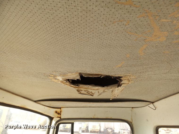 image for item EF9597 1976 International Loadstar 1800 rail road dump truck