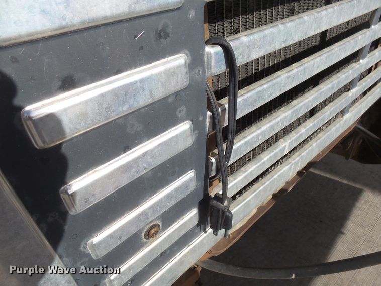 image for item EF9597 1976 International Loadstar 1800 rail road dump truck