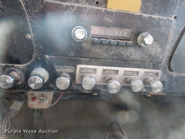 image for item EF9597 1976 International Loadstar 1800 rail road dump truck