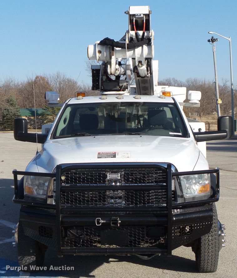 image for item EM9929 2011 Dodge Ram 5500 bucket truck