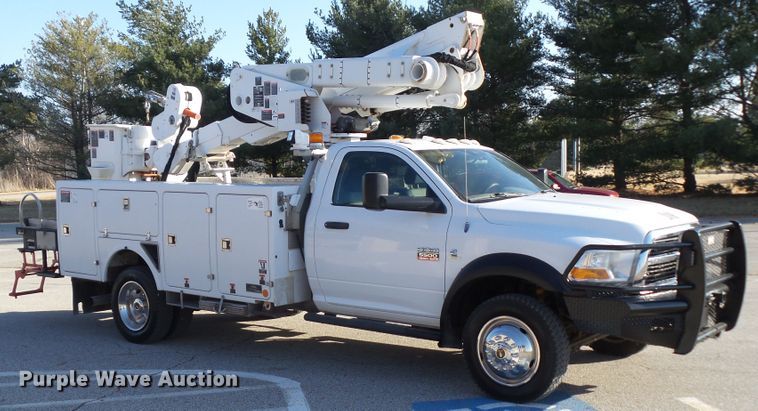 image for item EM9929 2011 Dodge Ram 5500 bucket truck
