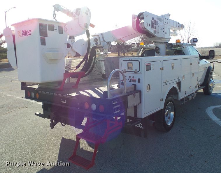 image for item EM9929 2011 Dodge Ram 5500 bucket truck