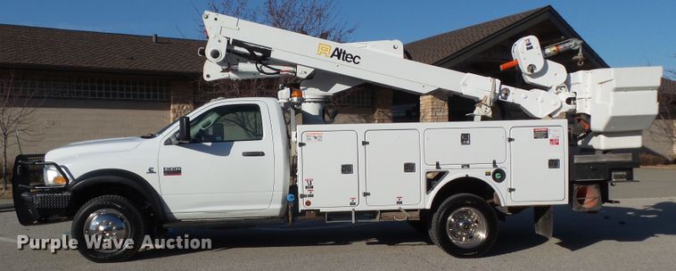 image for item EM9929 2011 Dodge Ram 5500 bucket truck