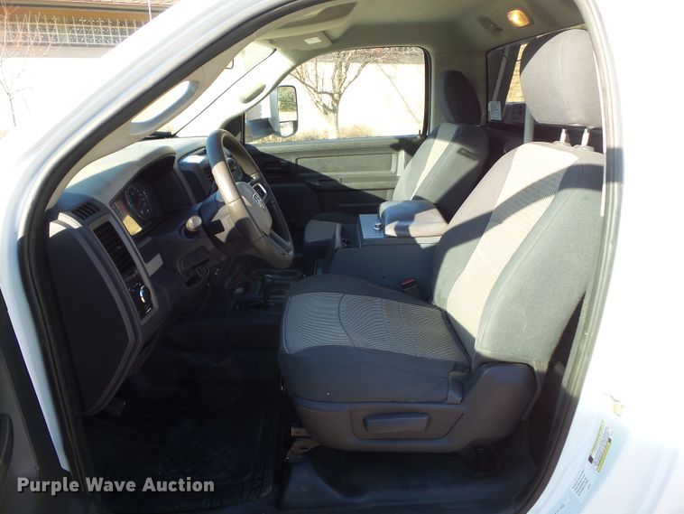 image for item EM9929 2011 Dodge Ram 5500 bucket truck