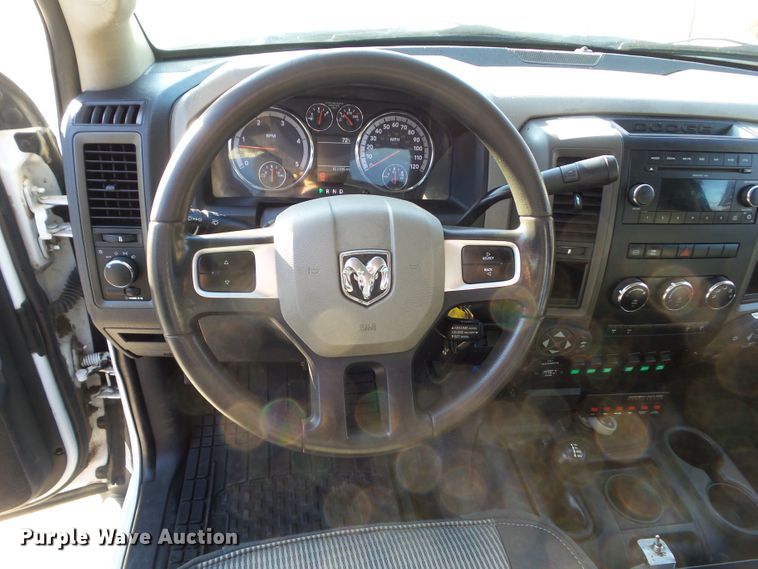 image for item EM9929 2011 Dodge Ram 5500 bucket truck