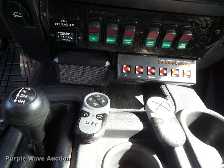 image for item EM9929 2011 Dodge Ram 5500 bucket truck