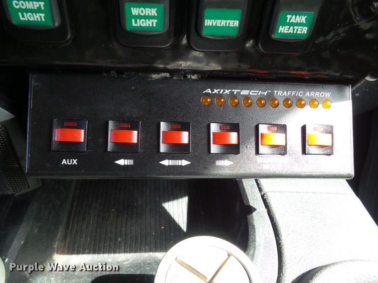 image for item EM9929 2011 Dodge Ram 5500 bucket truck