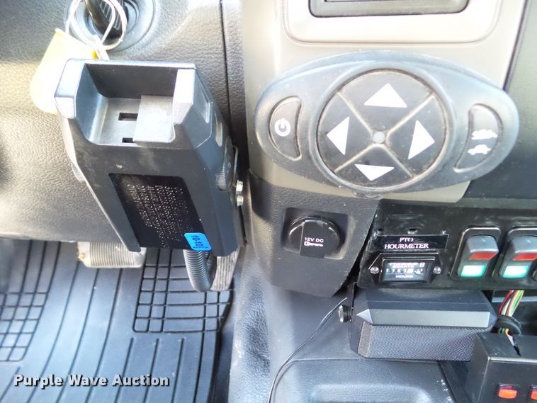 image for item EM9929 2011 Dodge Ram 5500 bucket truck