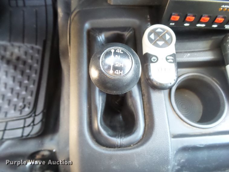 image for item EM9929 2011 Dodge Ram 5500 bucket truck