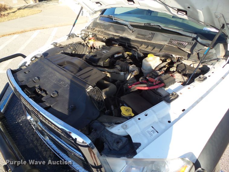 image for item EM9929 2011 Dodge Ram 5500 bucket truck