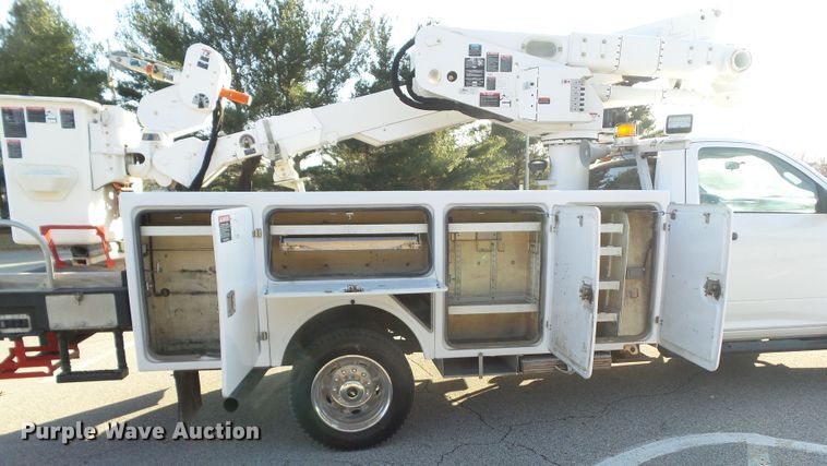 image for item EM9929 2011 Dodge Ram 5500 bucket truck