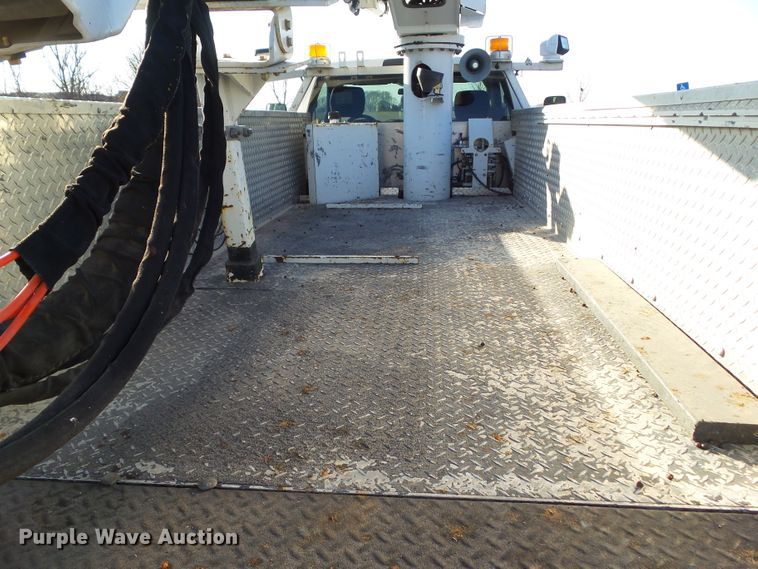 image for item EM9929 2011 Dodge Ram 5500 bucket truck