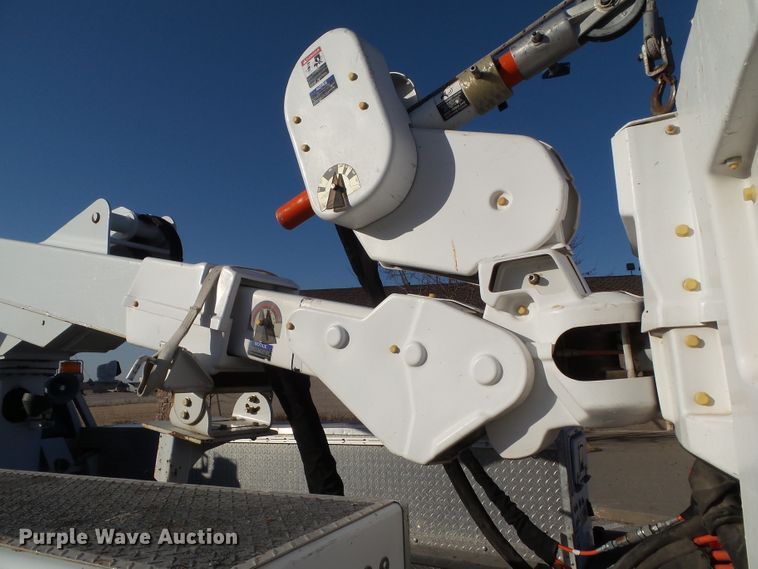 image for item EM9929 2011 Dodge Ram 5500 bucket truck