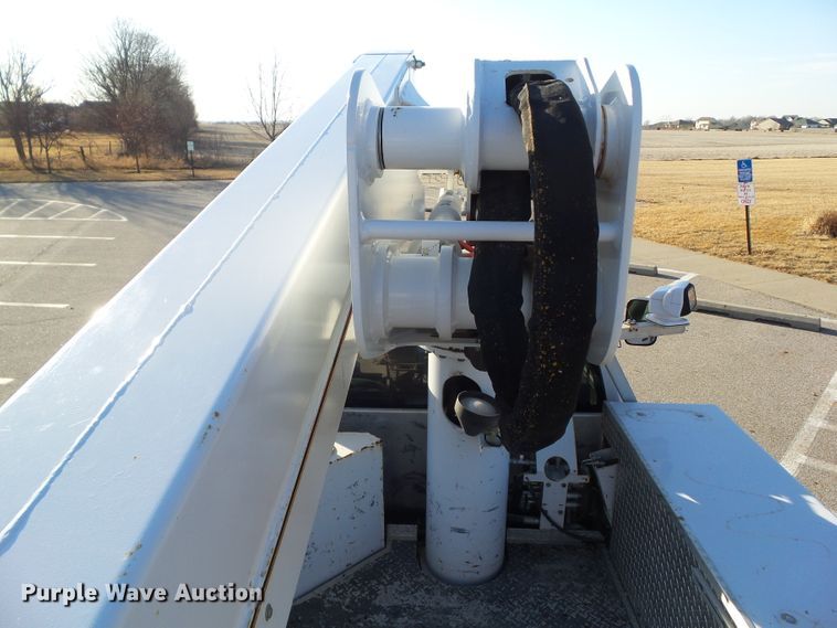 image for item EM9929 2011 Dodge Ram 5500 bucket truck