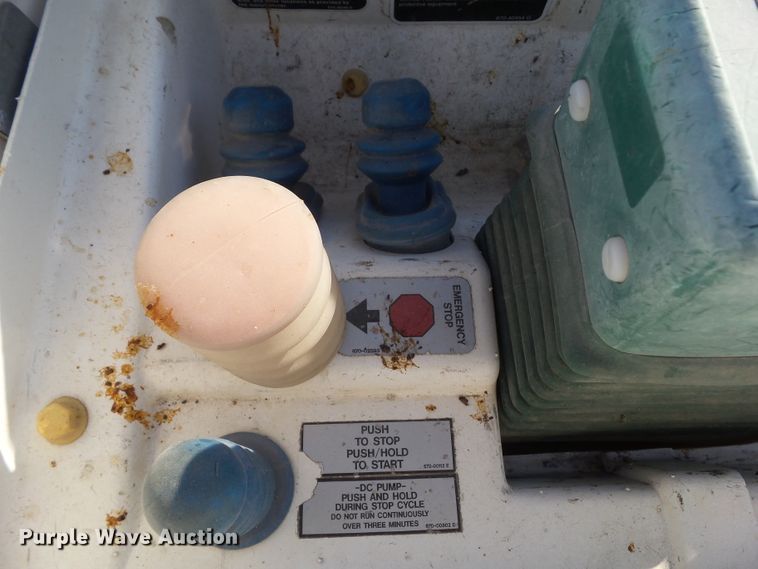 image for item EM9929 2011 Dodge Ram 5500 bucket truck