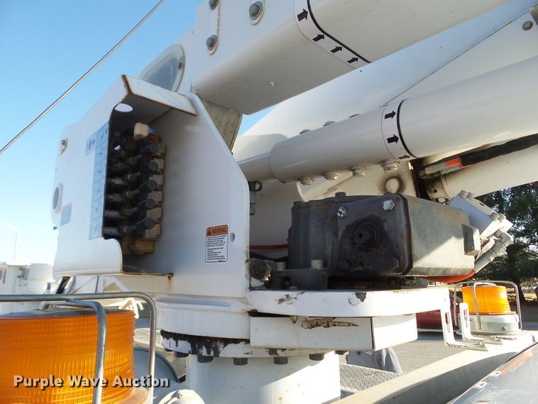 image for item EM9929 2011 Dodge Ram 5500 bucket truck