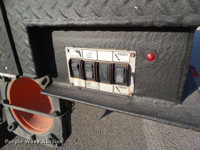 image for item EM9929 2011 Dodge Ram 5500 bucket truck