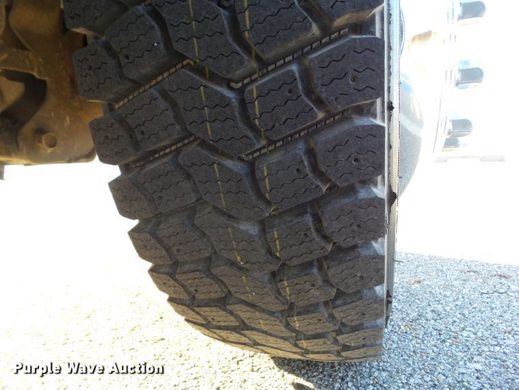 image for item EM9929 2011 Dodge Ram 5500 bucket truck