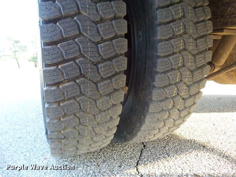 image for item EM9929 2011 Dodge Ram 5500 bucket truck