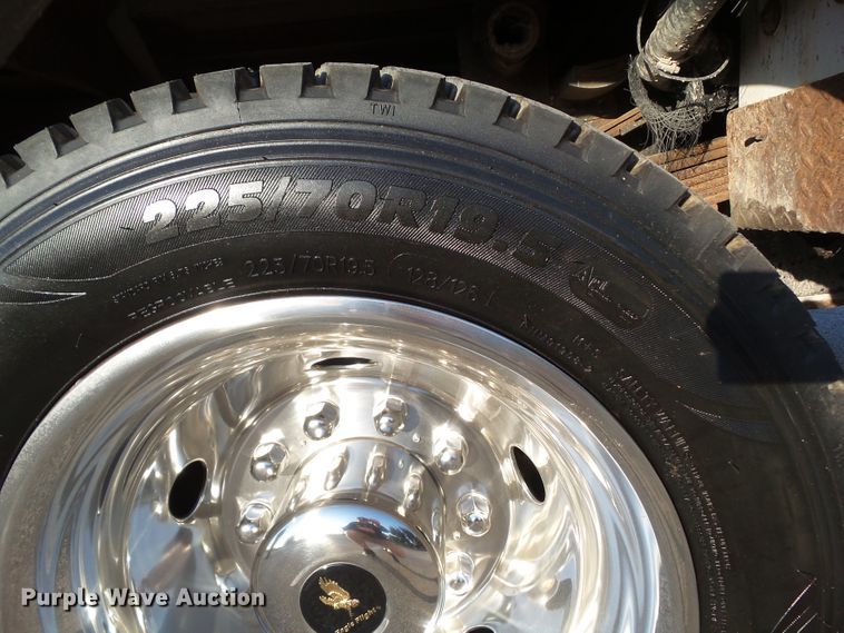 image for item EM9929 2011 Dodge Ram 5500 bucket truck