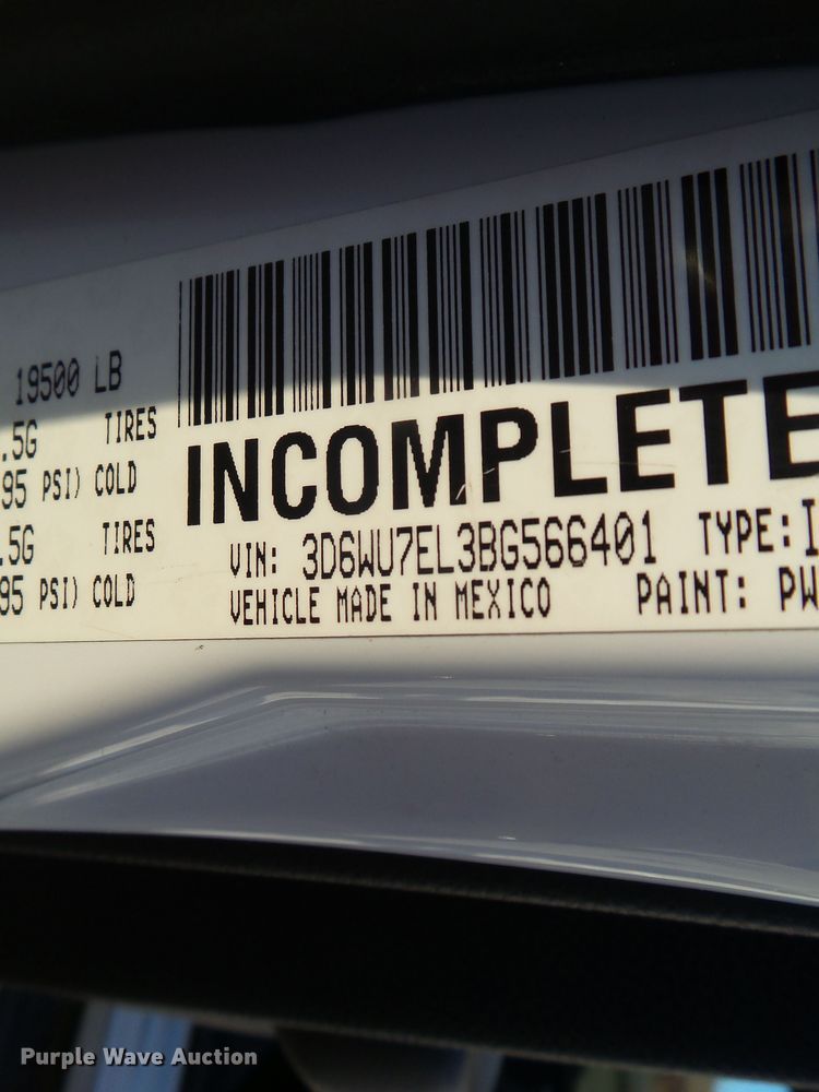 image for item EM9929 2011 Dodge Ram 5500 bucket truck