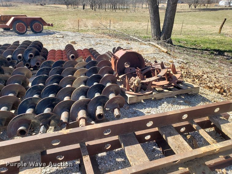 image for item EZ9111 Ditch Witch 210 earth auger