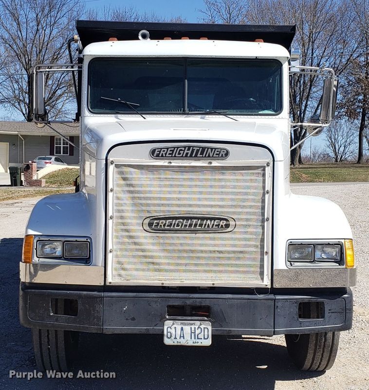 image for item EZ9112 1992 Freightliner FLD120 dump truck