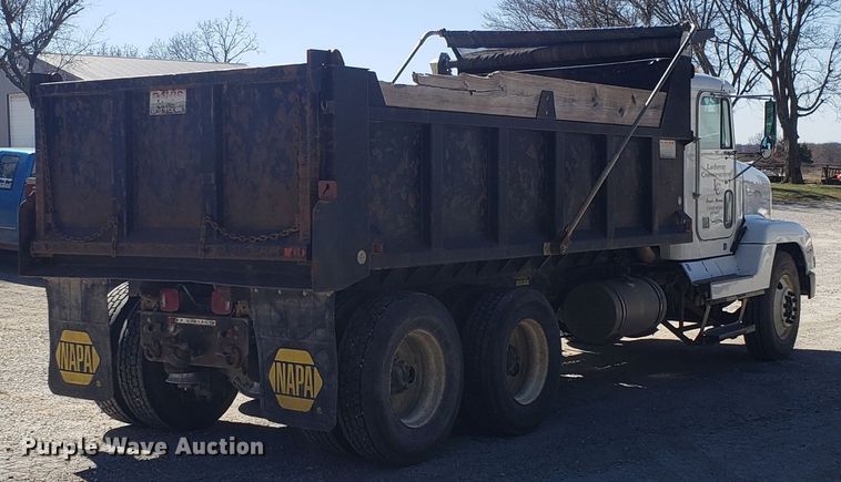 image for item EZ9112 1992 Freightliner FLD120 dump truck