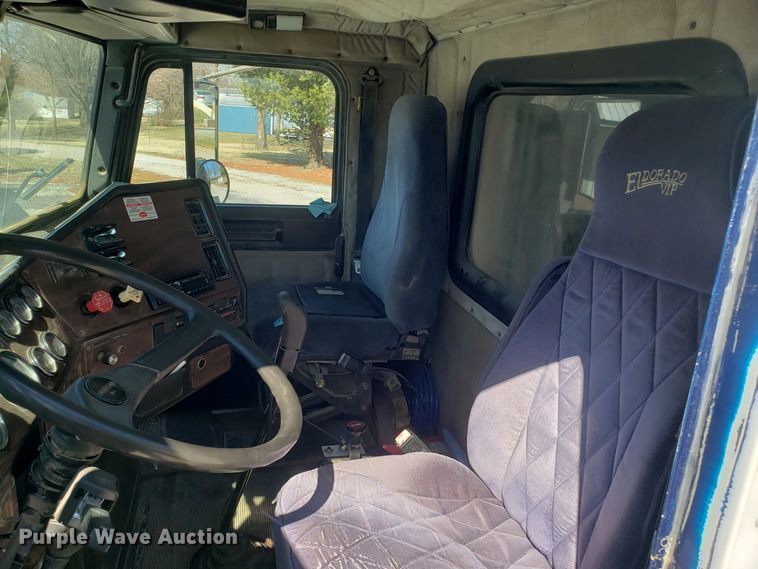 image for item EZ9112 1992 Freightliner FLD120 dump truck