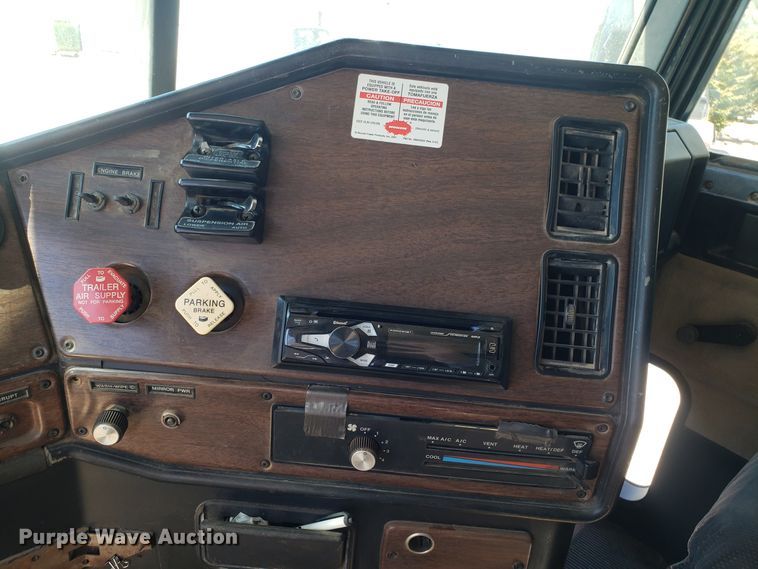 image for item EZ9112 1992 Freightliner FLD120 dump truck