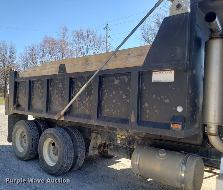 image for item EZ9112 1992 Freightliner FLD120 dump truck