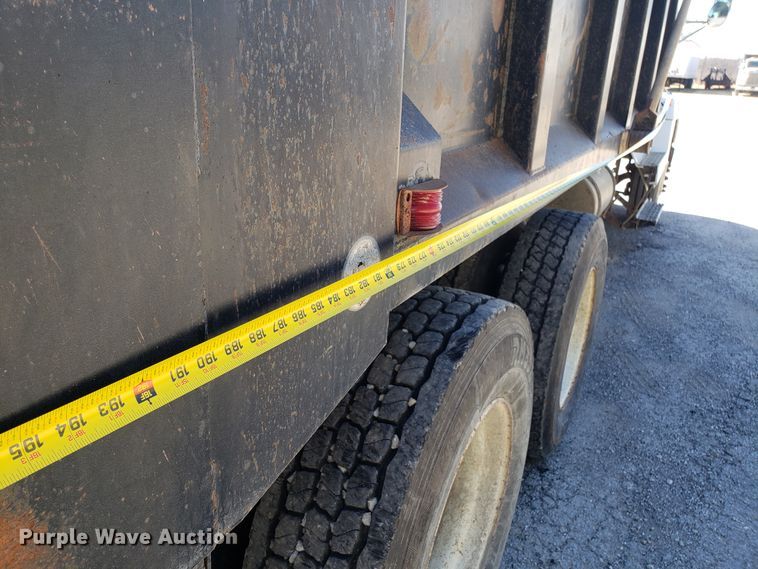 image for item EZ9112 1992 Freightliner FLD120 dump truck