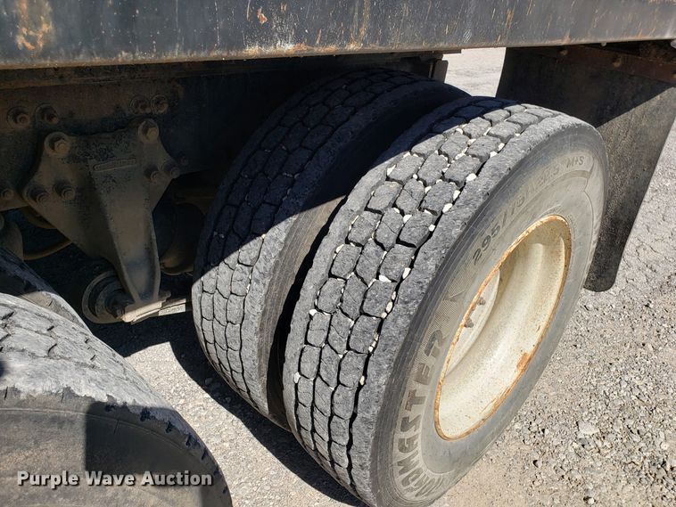 image for item EZ9112 1992 Freightliner FLD120 dump truck