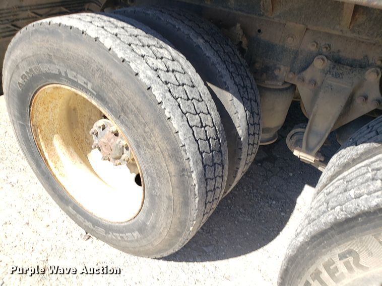 image for item EZ9112 1992 Freightliner FLD120 dump truck