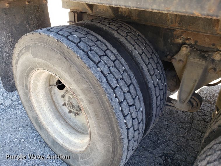 image for item EZ9112 1992 Freightliner FLD120 dump truck