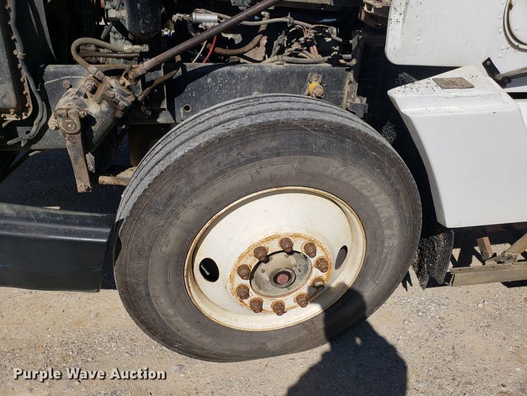 image for item EZ9112 1992 Freightliner FLD120 dump truck