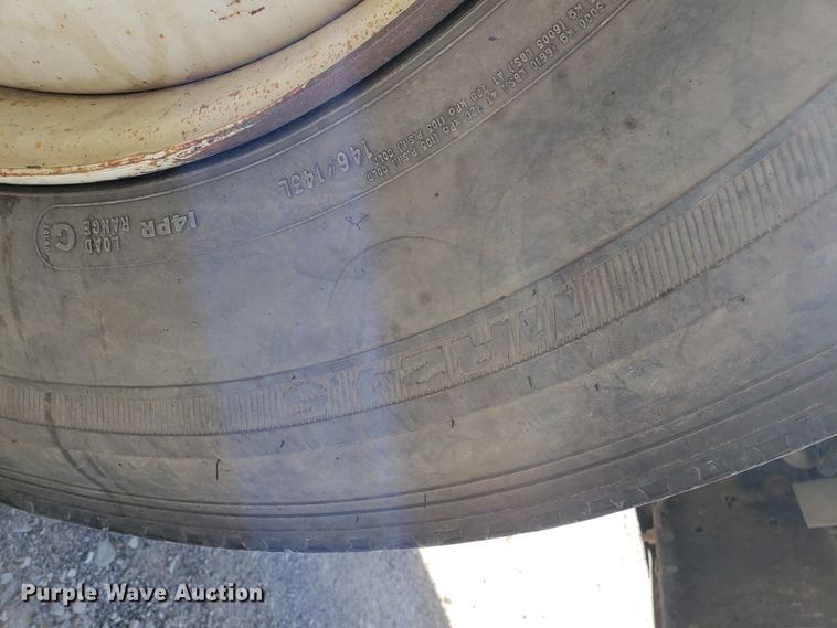 image for item EZ9112 1992 Freightliner FLD120 dump truck