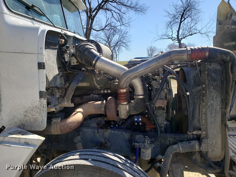 image for item EZ9112 1992 Freightliner FLD120 dump truck