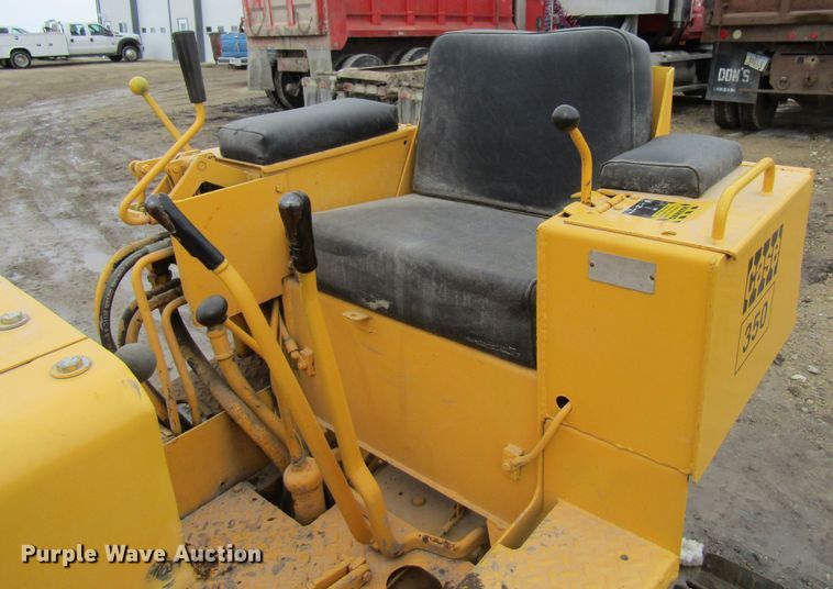 image for item FD9377 1970 Case 350 dozer