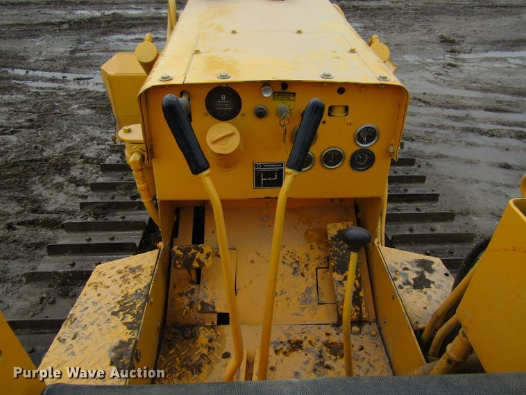 image for item FD9377 1970 Case 350 dozer