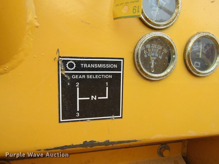 image for item FD9377 1970 Case 350 dozer