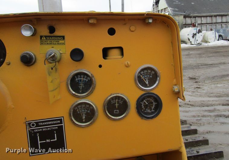 image for item FD9377 1970 Case 350 dozer