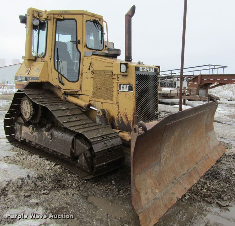 image for item FD9379 1995 Caterpillar D4H XL dozer