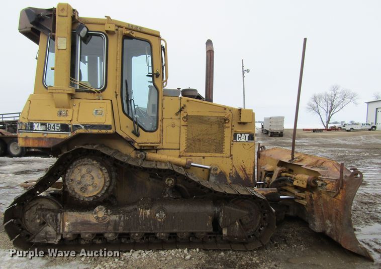 image for item FD9379 1995 Caterpillar D4H XL dozer