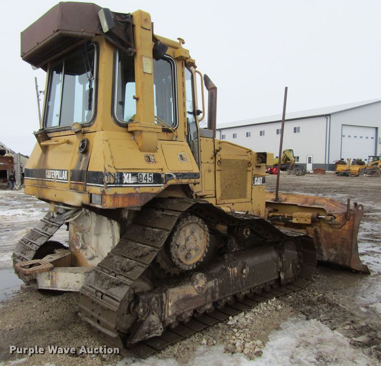 image for item FD9379 1995 Caterpillar D4H XL dozer